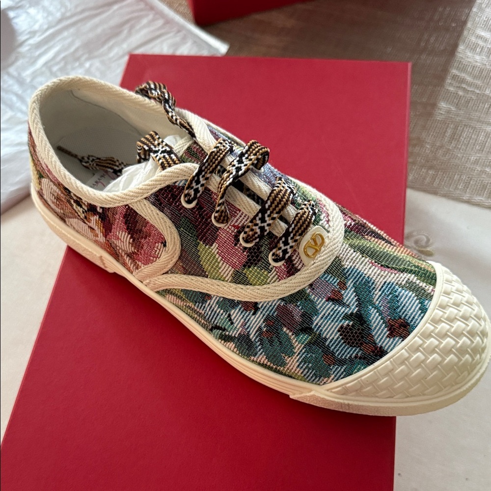 100% authentic Valentino Garavani Multicolor Canvas Sneakers